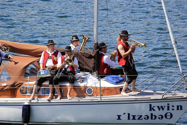 克和罗马尼 克和罗马尼